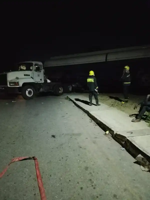 Looters attack Oyo fire agency staff in Ibadan [PHOTOS]