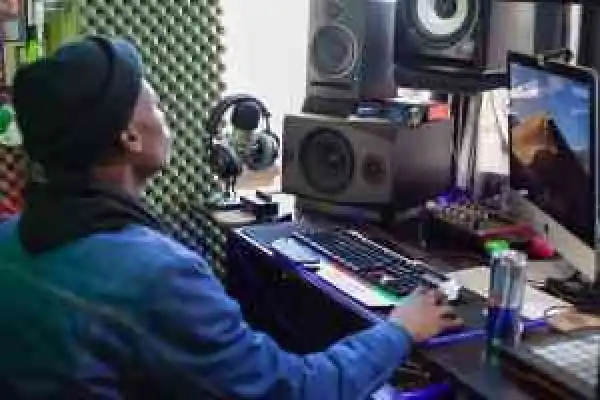 Entity MusiQ – Trillions Of Life