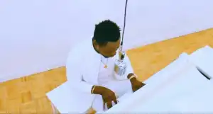 Thobbie - You Are Still God