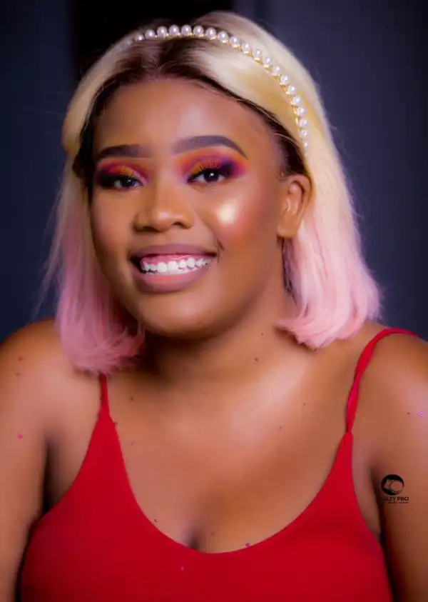 Age & Career Of Bon Carolina