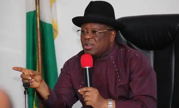 Gov. Umahi, Daughter, 3 Others Test Negative For COVID-19