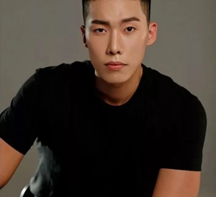 Career & Net Worth Of Hwang Seong-bin