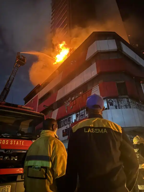 Many traders trapped as fire razes Great Nigeria Insurance House on Lagos Island