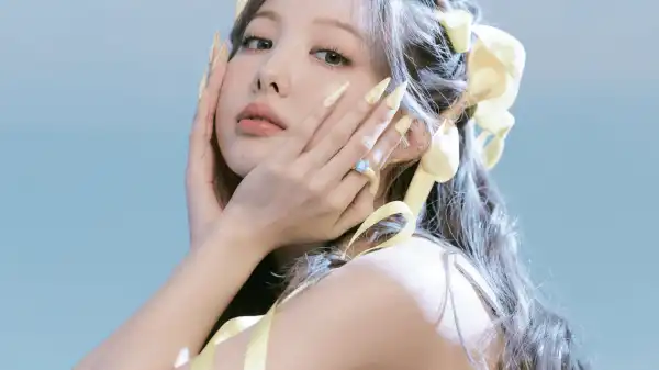 Age & Career of Nayeon