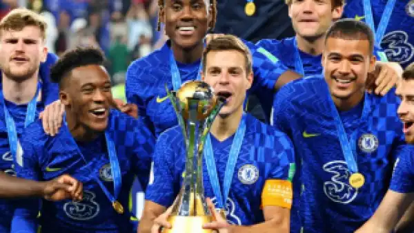 Chicago Cubs owner Ricketts announces Chelsea bid plan