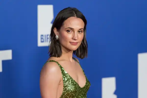 Alicia Vikander Joins Remain Cast for M. Night Shyamalan’s Next Movie