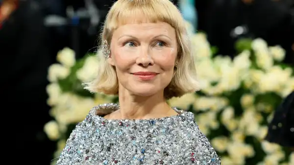 The Naked Gun Photo Reveals First Look at Pamela Anderson’s Character