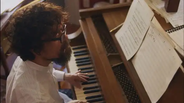 She Came to Me Trailer: Peter Dinklage, Anna Hathaway & Marisa Tomei Lead Rom-Com