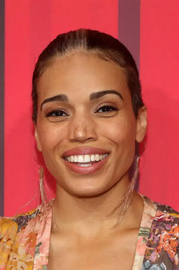 Biography & Career Of Ciara Renée