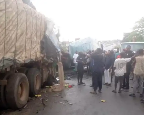 Lagos: Many rescued as multiple vehicles crash on Otedola Bridge