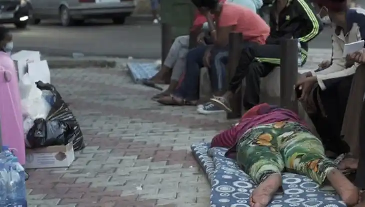 Maids dumped outside Beirut embassy