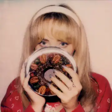Sabrina Carpenter – A Nonsense Christmas