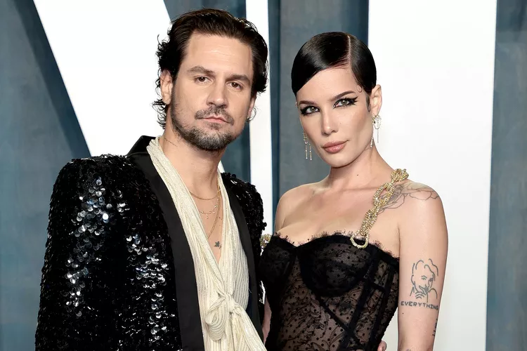 Singer Halsey splits from Alev Aydin, files for full custody of their son