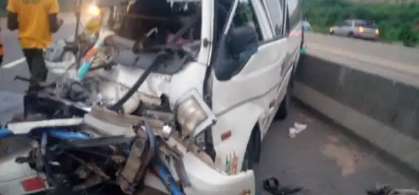Four Perish As Speeding Bus Rams Into Moving Truck In Ogun