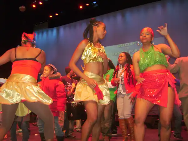 WATCH HOW THESE PEOPLE ARE DANCING EROTICALLY IN CHURCH