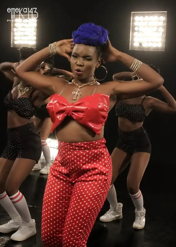 Yemi Alade - Pose Ft. R2Bees