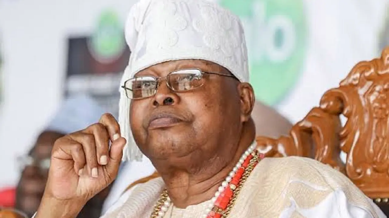 Late Awujale of Ijebuland Oba Sikiru Adetona buried