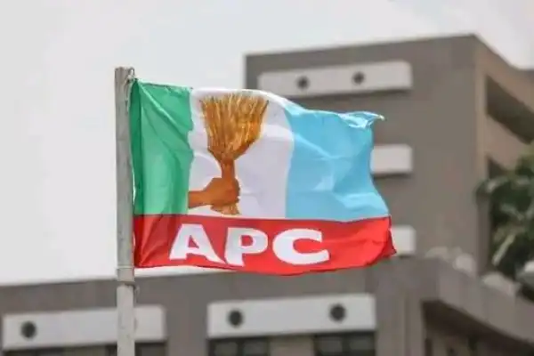 2023: APC Members In Lagos Collapse Structures For Obi