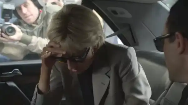 The Crown: Elizabeth Debicki Says Fake Paparazzi Scene Was ‘Incredibly Invasive’