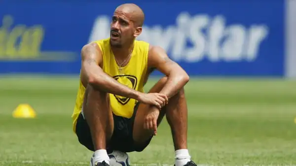 Paul Scholes admits playing with Juan Sebastian Veron was a 