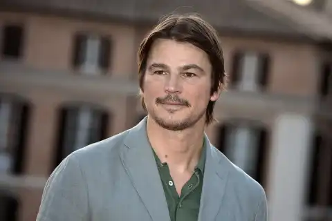 Josh Hartnett Fights a Sea Creature in Mysterious New Netflix Show