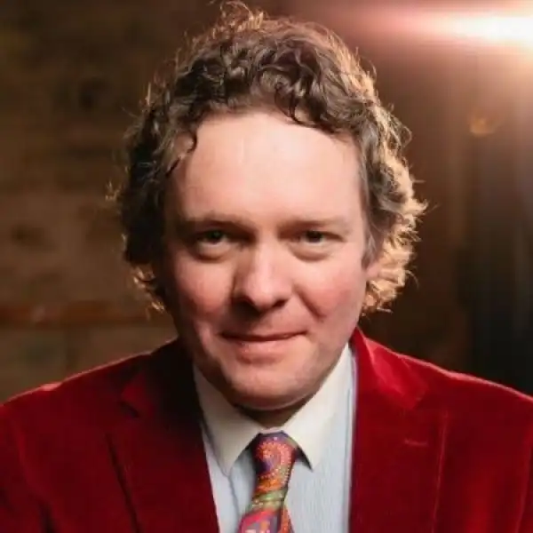 Age & Net Worth Of Tim Hogarth