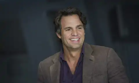 Mark Ruffalo & Singer Role Model Join Natalie Portman’s Netflix Rom-Com Movie
