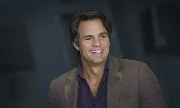 Mark Ruffalo & Singer Role Model Join Natalie Portman’s Netflix Rom-Com Movie