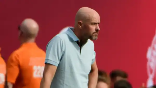 Man Utd confirm outcast defender