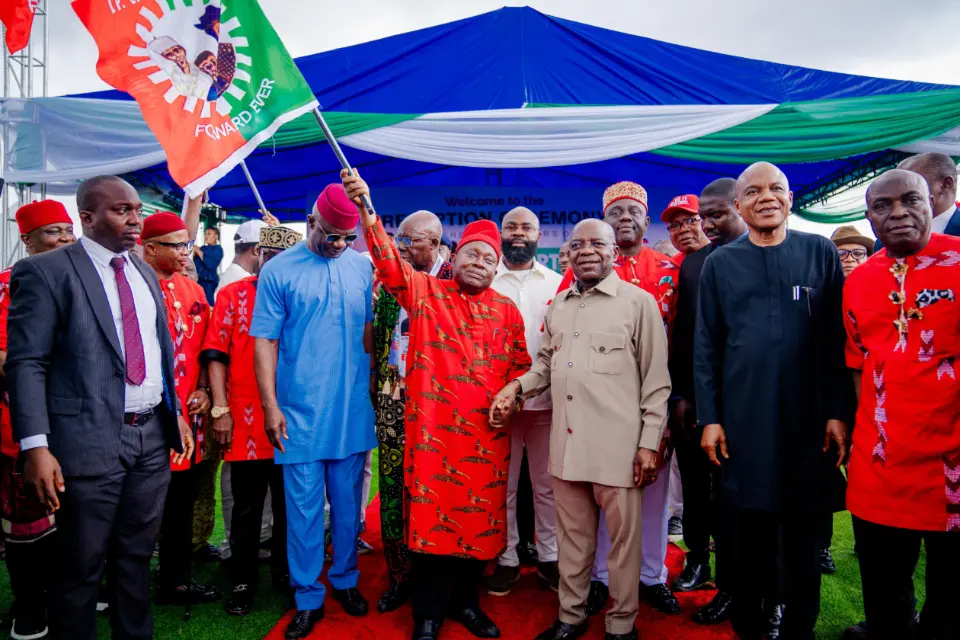 Otti receives 66 politicians into LP