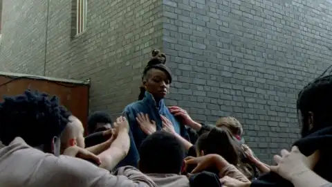 Little Simz - Introvert (Video)