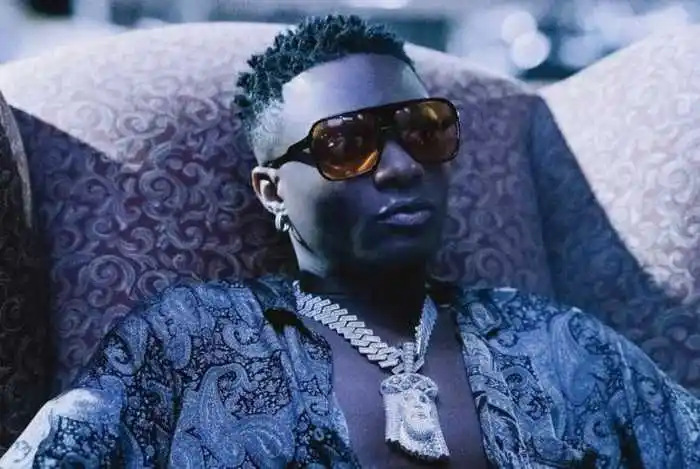 WAHALA!! Die-Hard Fan Breaks Up With His Girlfriend Because Wizkid Didn’t Win Grammy