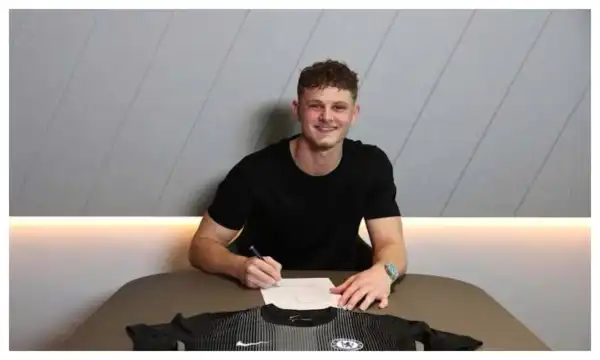 Transfer: Chelsea announce deal for Merrick