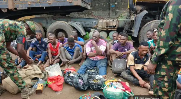 Troops nab 21 suspected drug traffickers in Abia community market