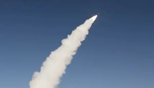 Explosions in Tel Aviv as Iran launches major missile attacks on Israel