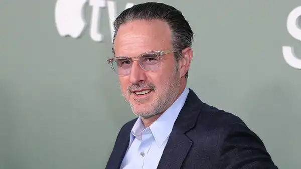 David Arquette, Elizabeth Marvel Join Cast of Peacock’s Sci-Fi Drama Mrs. Davis