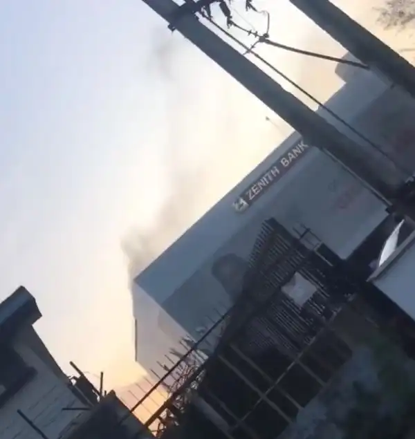 Fire Guts Zenith Bank On Oba Akran Road, Ikeja