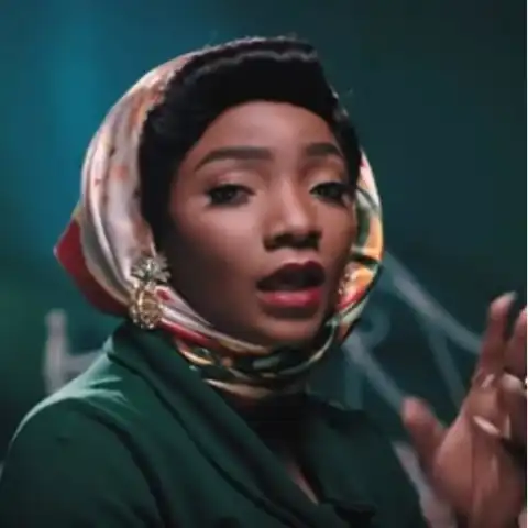Simi Signs Partnership Deal With Platoon Music