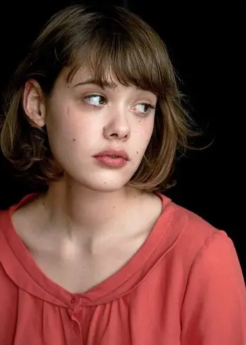 Age & Career Of Mathilde Warnier