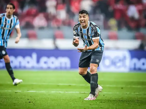 Biography & Net Worth Of Luis Suárez