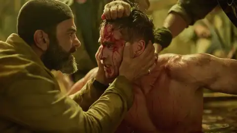 Land of Bad Trailer: Liam Hemsworth & Russell Crowe Lead Action Thriller