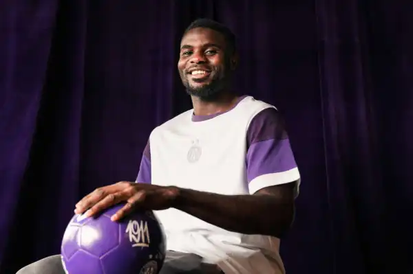 Transfer: Nigerian defender seals move to FK Austria Wien