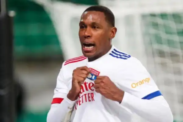 Footballer Sacked For Farting In The Dressing Room & Laughing About It (Photo)