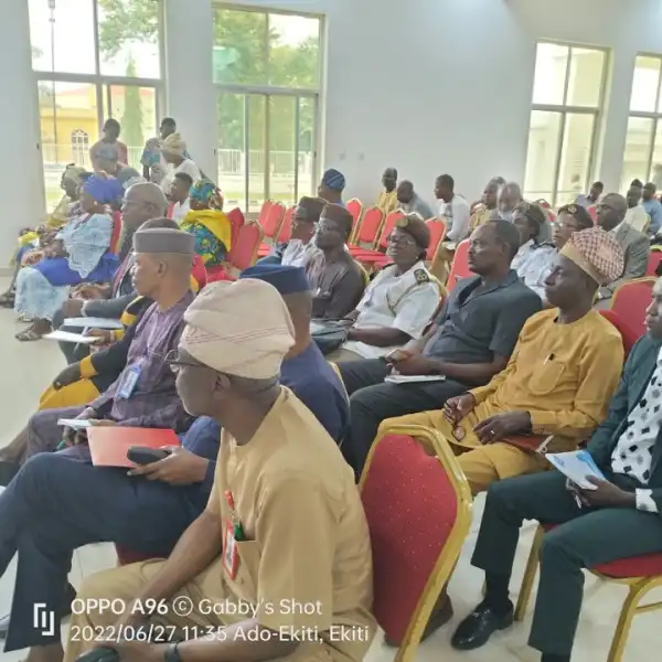 Fayemi Issues Seven-Day Ultimatum Against Roadside Trading, Indiscriminate Wast