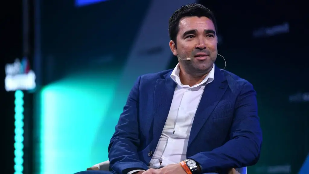 Transfer: Deco working on departures of two Barcelona players