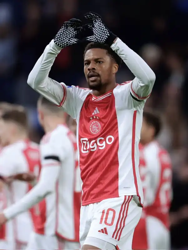 Holland: Akpom gets huge plaudits for heading ability