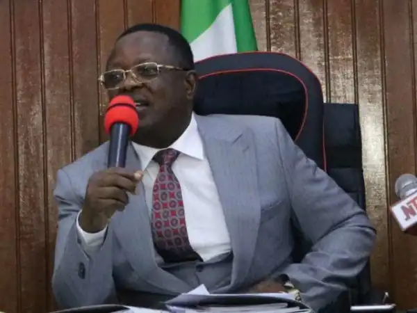 Umahi signs revised 2020 Ebonyi budget of N132b into law