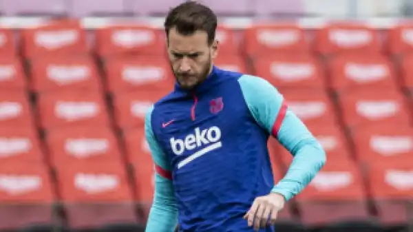 Aston Villa, Everton eyeing Barcelona goalkeeper Neto