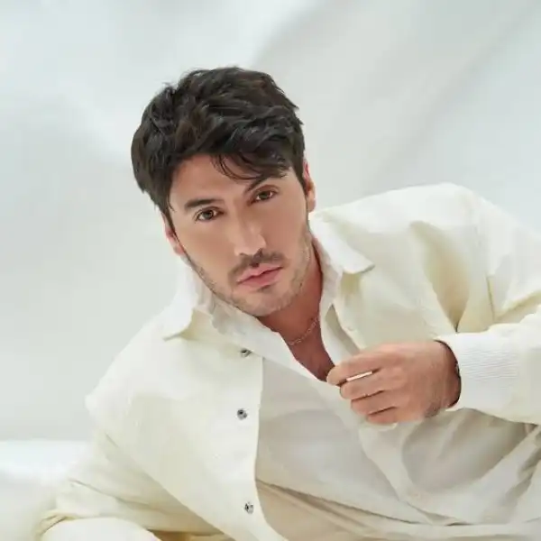 Age & Net Worth Of Bara Valentino