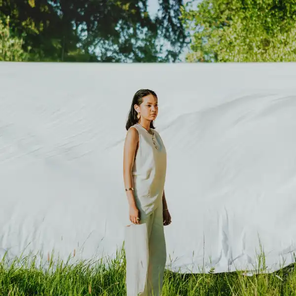 HILLARI - Gracious Sunshine